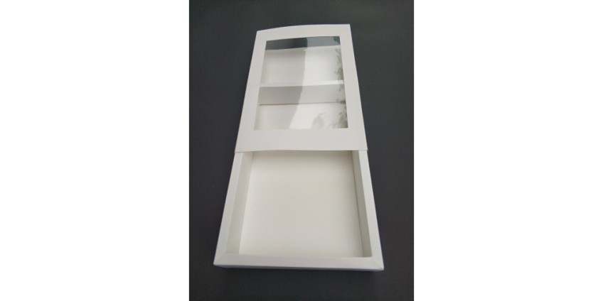 Упаковка для крихких товарів зі вставками